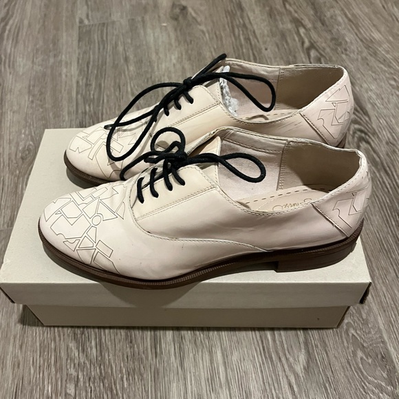 Clarkes Women US 6 cream loafers - Picture 2 of 6